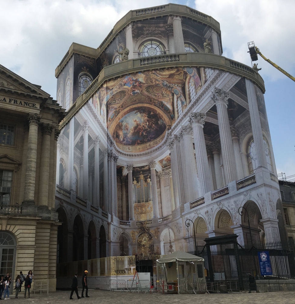 Versailles — Habillage de la bâche chantier de la chapelle du château de Versailles