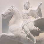 La renommée — Usinage de polystyrène d’une statue La Renommée, reprise sculpture, hauteur 1400 mm