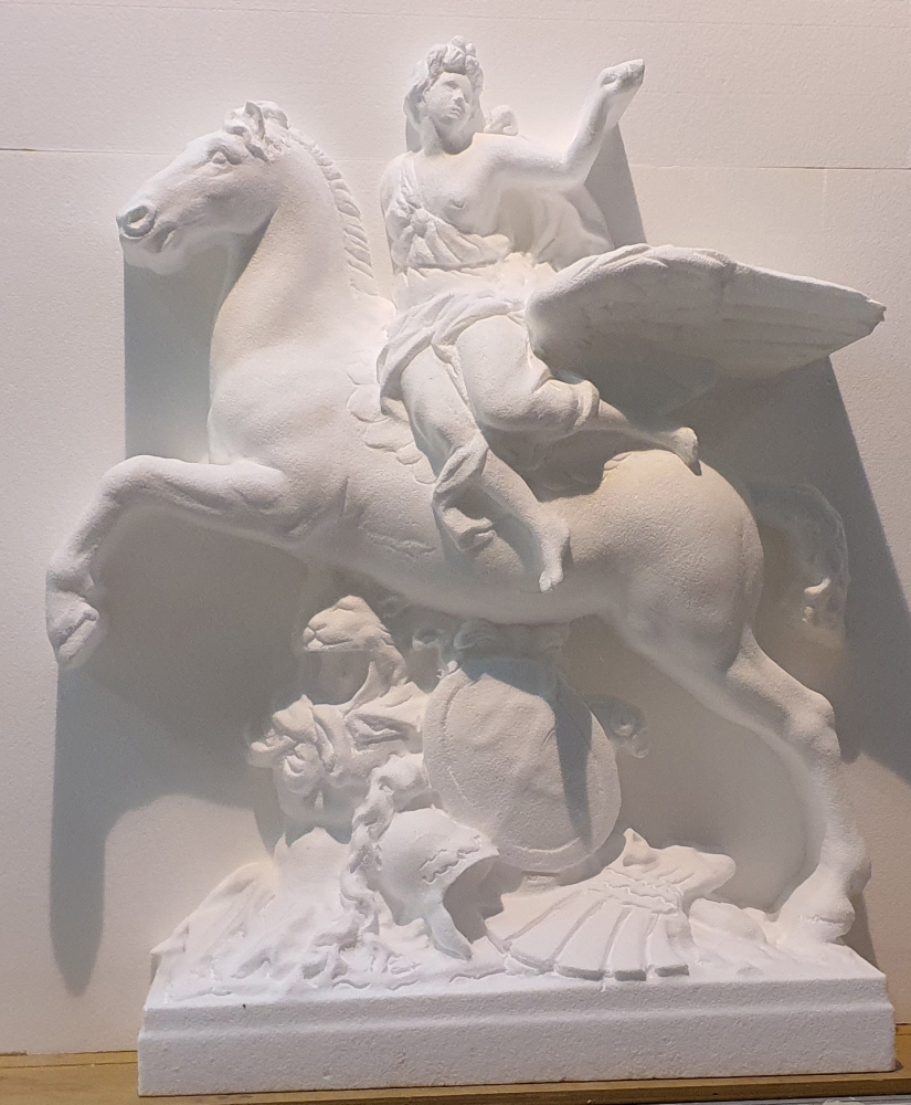 La renommée — Usinage de polystyrène d’une statue La Renommée, reprise sculpture, hauteur 1400 mm
