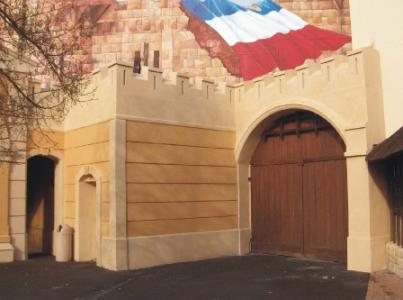 Astérix — Réalisation de la façade en polystyrène résiné