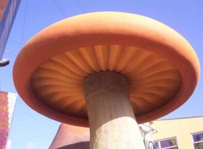 Champignon — En partenariat avec Atelier Artistique du Béton - Découpe de polystyrène - Projection de résine