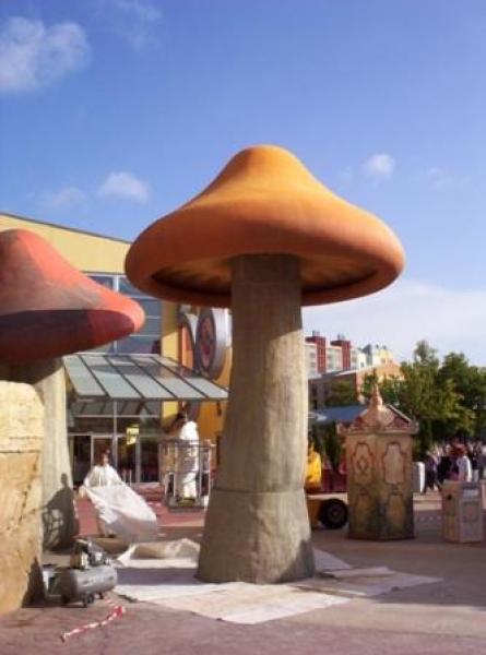 Champignon diamètre 5,5 mètres — Réalisation d’un champignon diamètre 5,5 mètres - maître d’œuvre Atelier Artistique du Béton