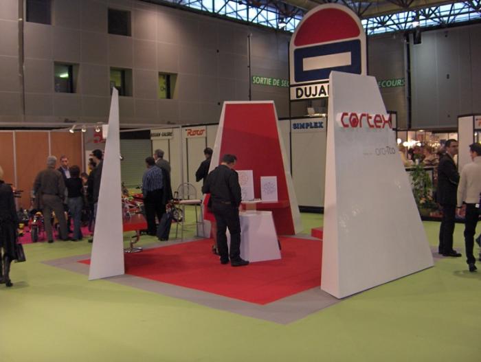 Stand Cortex — Réalisation d’un stand en polystyrène résiné pour un salon - présentation d'un je de société