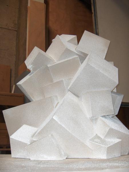 Sculpture Cube — Réalisation de sculpture en polystyrène expansé, uniquement en découpe numérique- Artiste Vincent Lamouroux - Hauteur 1,5 m.