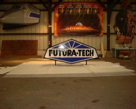 Futura — Enseigne en polystyrène résiné