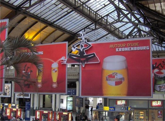 Publicité Kronenbourg — Réalisation de relief en polystyrène sur panneaux d’affichage (120 panneaux) - Polystyrène peint.