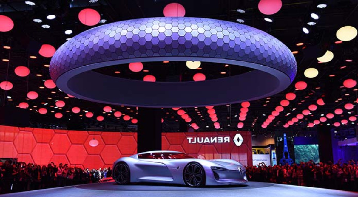 Renault — Couronne en bois + plexi pour présentation d’un prototype Renault
