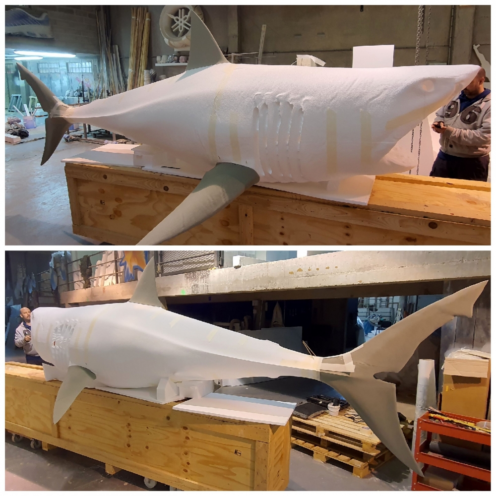 Requin — Usinage d’un requin en polystyrène et mousse polyurethane. Longueur 5m